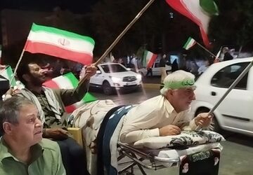 حضور شبانه جانبازان دفاع مقدس در خیابان های اصفهان نمادی از اتحاد و حمایت از وطن