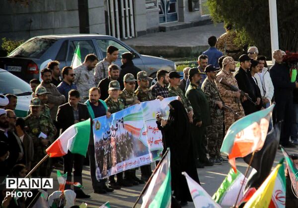 رزمایش حماسی و کاروان خودرویی در همدان؛ تجلیل از ارتش مقتدر در آستانه روز ارتش