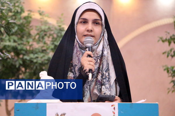 محفل شعر در سازمان دانش‌آموزی یزد 