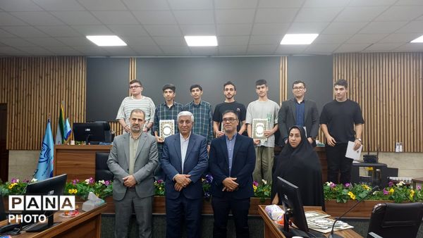 تجلیل از ستاره‌های نوجوان  در تهران