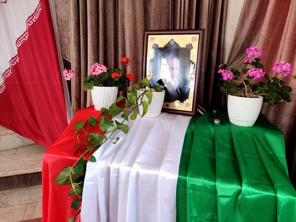 شکوه جشن دهه فجر در دبیرستان جوادالائمه سورشجان