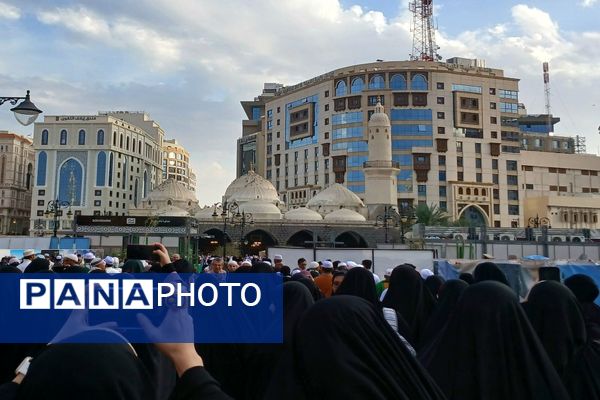 حضور دانش‌آموزان در مکه مکرمه 