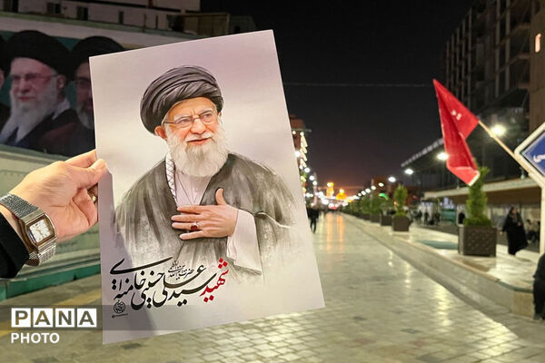 آغاز مراسم وداع با پیکر رهبر شهید در مشهد مقدس