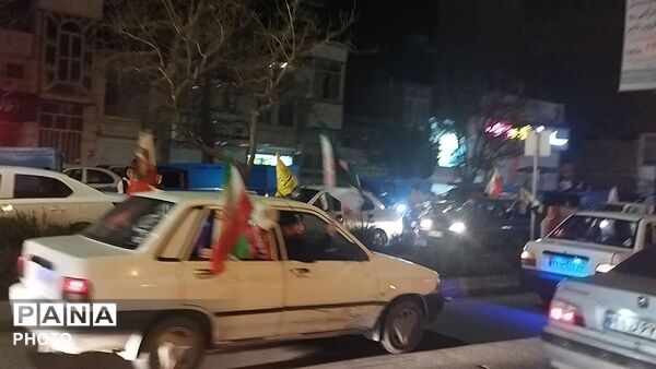 نیشابوری ها تا پایان جنگ  به  بلوار فضل با پرچم ایران  می آیند 