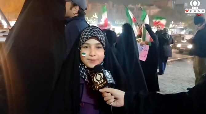 حماسه آفرینی مردم قم در راهپیمایی های اقتدار شبانه 
