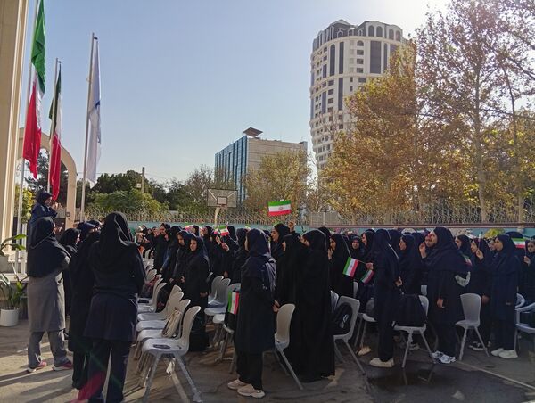 مراسم باشکوه زنگ ایثار و مقاومت در دبیرستان مصلی نژاد حضرت ام البنین