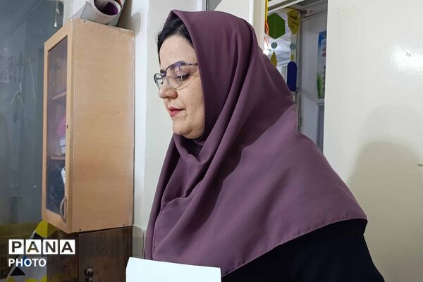 نشست انجمن اولیا و مربیان مدرسه غیردولتی جهان تربیت