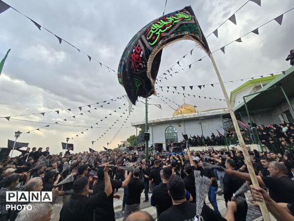 طنین نماز ظهر عاشورا در ساوجبلاغ