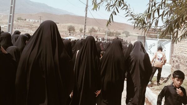بازماندگان اربعین شهر نسر با راهپیمایی باشکوه یاد شهدای کربلا را گرامی داشتند