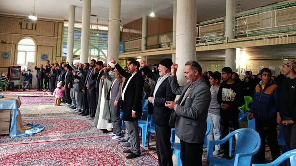 اجتماع امام زمانی‌ها در حسینیه‌ دهکهنه منطقه میانکوه 