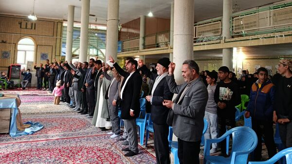 اجتماع امام زمانی‌ها در حسینیه‌ دهکهنه منطقه میانکوه 