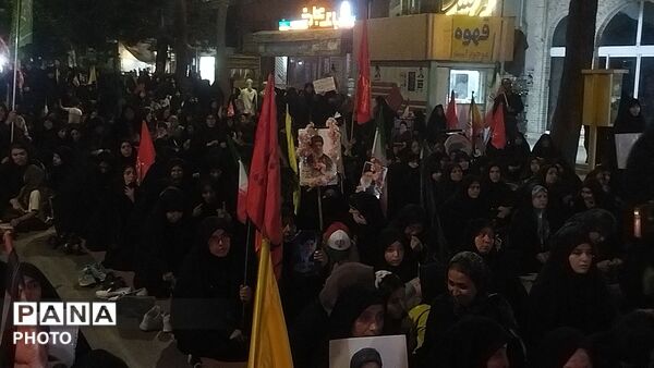 قاب هایی از رهبر شهید و رهبر معظم انقلاب در دستان سنگربان نیشابوری 