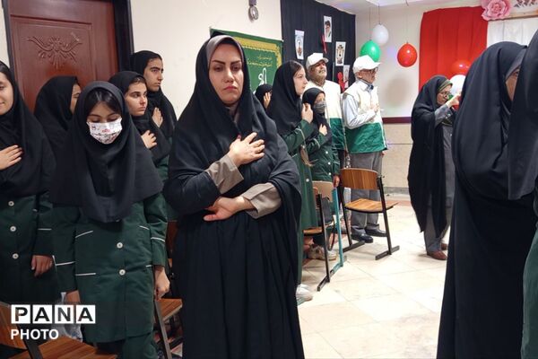 چهارشنبه رضوی در دبیرستان شهید سردار سلیمانی با حضور خادمان امام رضا (ع)