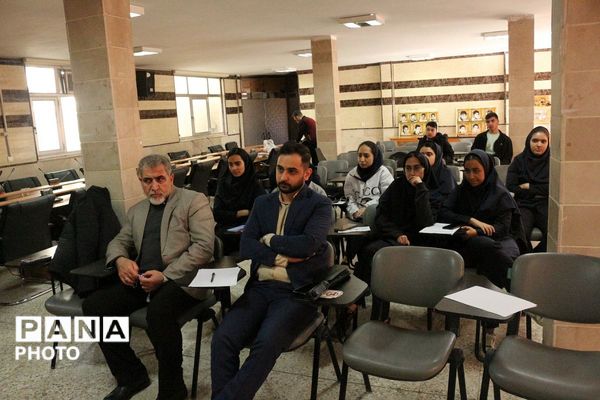 طرح "همیار معلم" با داوری تخصصی در فیروزکوه کلید خورد