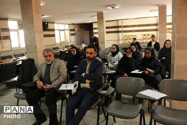 طرح "همیار معلم" با داوری تخصصی در فیروزکوه کلید خورد