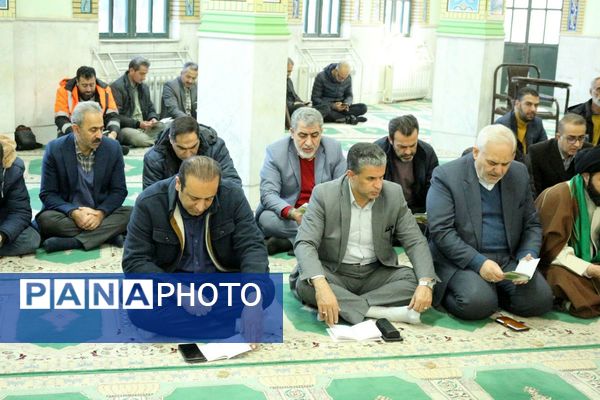 آغاز دهه فجر فیروزکوه با گلباران مزار شهدای گمنام