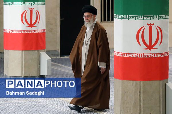 حضور رهبر معظم انقلاب در رای گیری مرحله‌ دوم انتخابات مجلس
