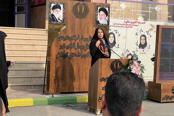 مدرسه فرزانگان ملارد میزبان نمایشگاه دستاوردهای علمی دانش‌آموزان