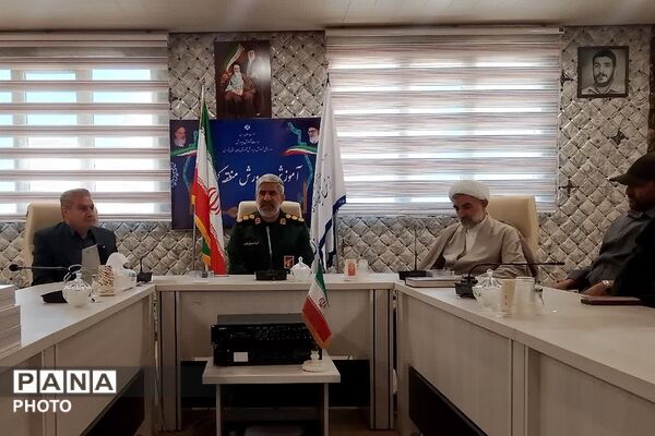 دیدار فرمانده سپاه ناحیه حضرت روح‌الله (ره) با رئیس اداره آموزش و پرورش کهریزک 