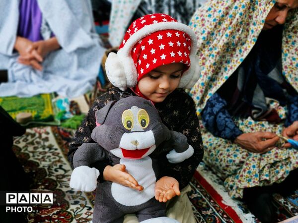 اقامه نمازجمعه با حضور فرهنگیان و دانش‌آموزان در گلوگاه