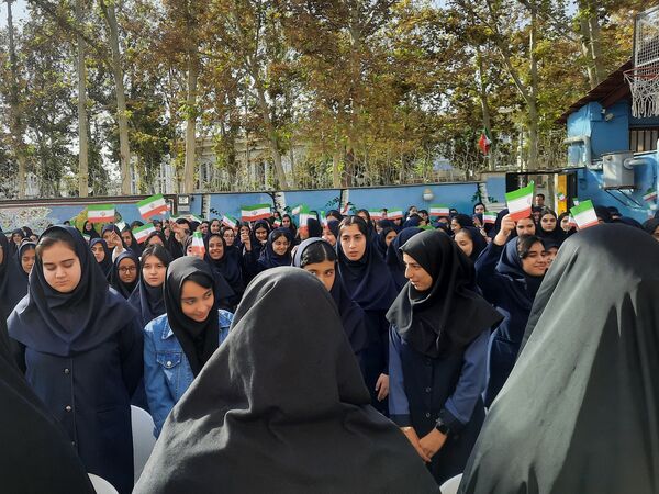 مراسم باشکوه زنگ ایثار و مقاومت در دبیرستان مصلی نژاد حضرت ام البنین