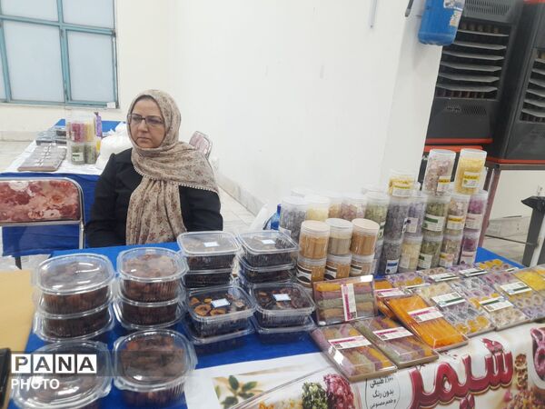 رونق تولید در فرهنگسرای سیمرغ با برپایی بازارچه صنایع دستی