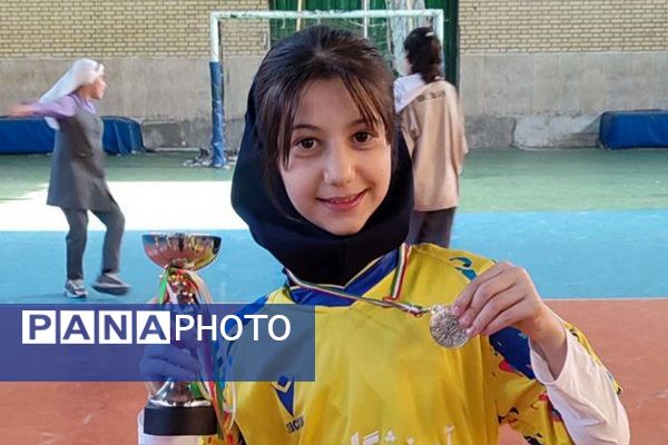 مسابقه فوتسال دانش‌آموزی دختران ابتدایی در بهارستان دو