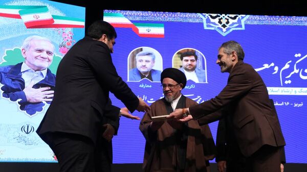 مراسم تکریم و معارفه مدیرکل فرهنگ و ارشاد اسلامی آذربایجان شرقی