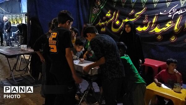 موکب جبهه فرهنگیان نیشابور در چهارمین شب ماه محرم ۱۴۰۵