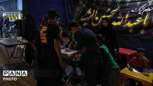 موکب جبهه فرهنگیان نیشابور در چهارمین شب ماه محرم ۱۴۰۵