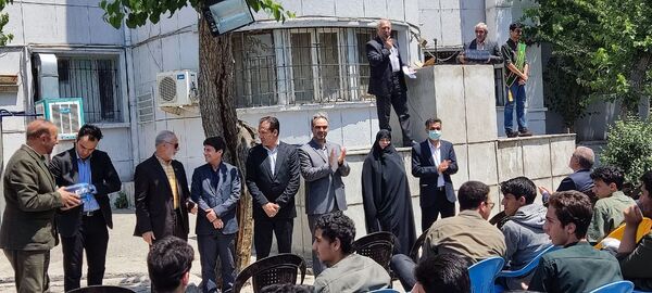 زمین چمن فرصتی برای سلامت دانش‌آموزان