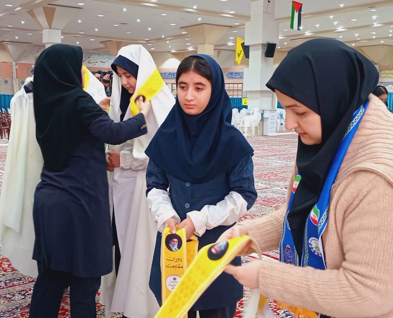 پیش اجرای گروه ۱۰۰۰ نفره پیشتازان قبل از اجلاسیه سراسری نماز