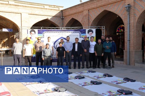 توزیع ۴۰۰ بسته لوازم تحریر برای دانش‌آموزان نیازمند در تبریز