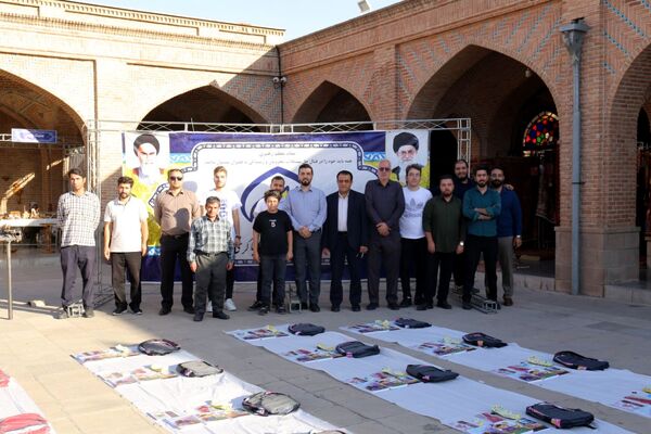 توزیع ۴۰۰ بسته لوازم تحریر برای دانش‌آموزان نیازمند در تبریز