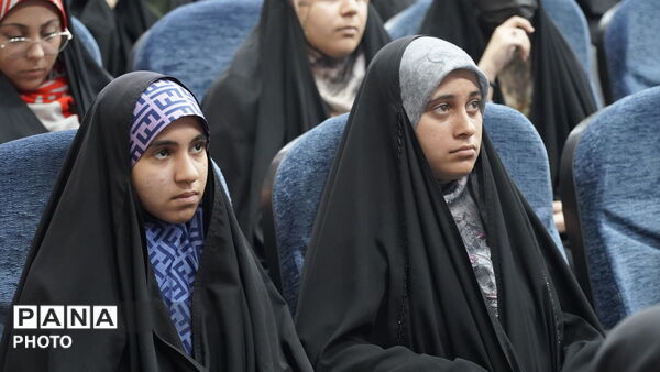 اختتامیه نمایشگاه های مدرسه انقلاب