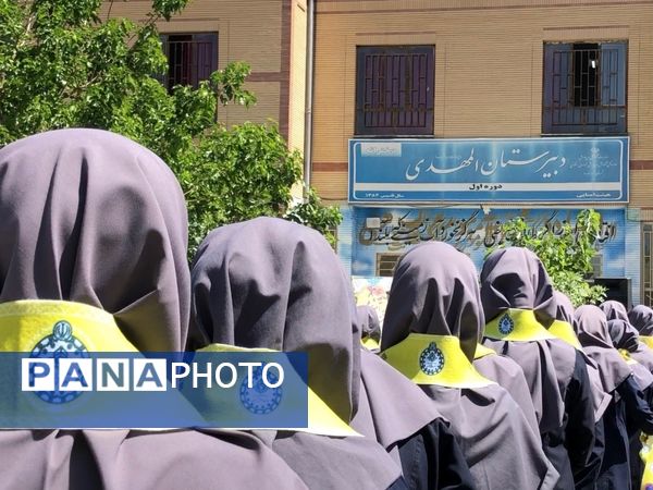 بازدید ارزیاب سازمان دانش‌آموزی کشور از دبیرستان تشکیلاتی المهدی ناحیه ۵ مشهد