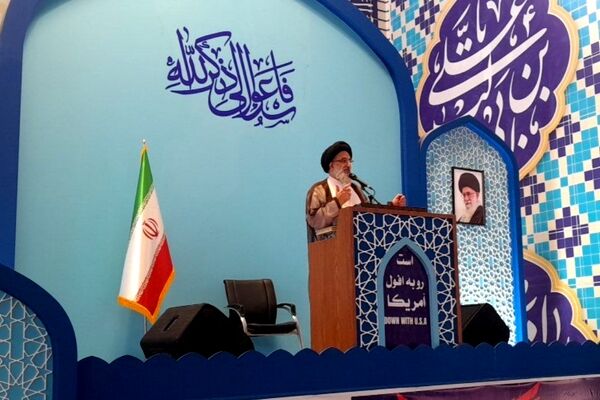 کارگران ستون اقتصاد کشور و معلمان؛ پرورش‌دهندگان نسل آینده هستند