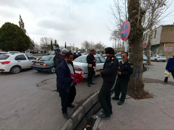 قدردانی مردم از مدافعان امنیت در روز پدر