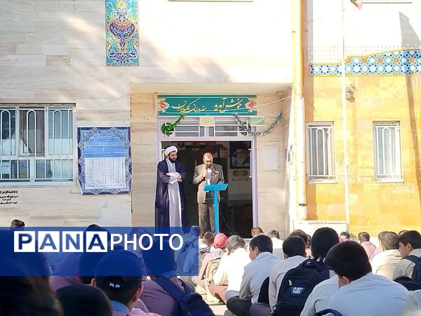 بازدید سرزده بازپرس دادگستری شهرستان کاشمر از دبیرستان میثاق