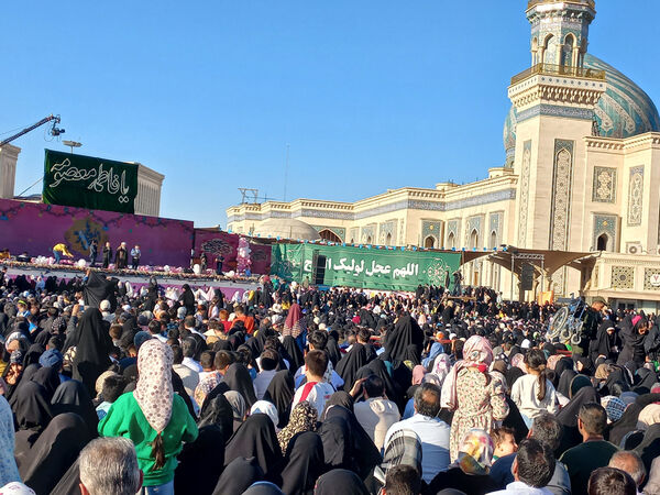 جشن تکلیف دختران و گرامیداشت دهه کرامت در قم