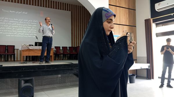 دوره توانمندسازی زیست‌محیطی برای مراقبان سلامت مدارس ابتدایی در چهارمحال و بختیاری