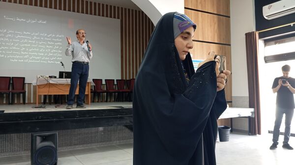 دوره توانمندسازی زیست‌محیطی برای مراقبان سلامت مدارس ابتدایی در چهارمحال و بختیاری