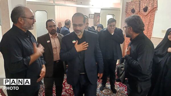 دیدار مسئولان آموزش و پرورش ناحیه یک قم با تنها بازمانده حمله هوایی به شهرک ولایت قم