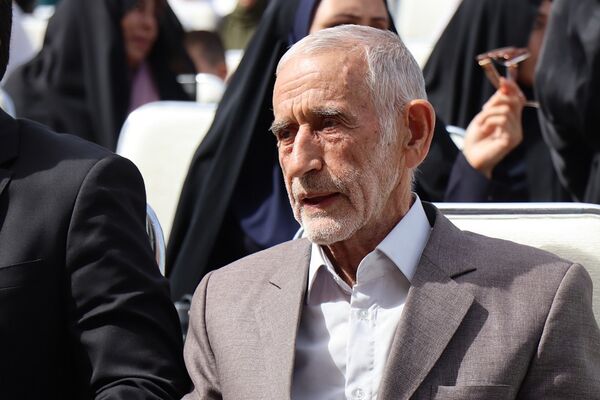 آیین گرامیداشت مقام معلم و به صدا درآوردن زنگ سپاس معلم در مدرسه شهید مرادی و شهید کلانتری پاکدشت