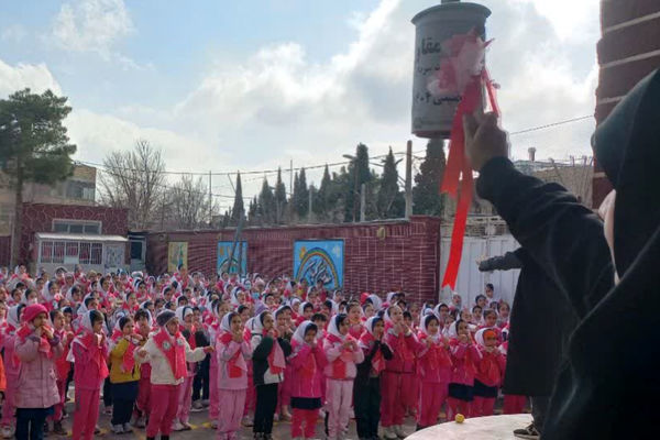 یادواره شهید حاج قاسم سلیمانی در مدرسه ۲۲بهمن دوره اول شهرستان آباده