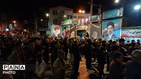 تصاویری زیبا از اجتماع باشکوه شبانه مردم‌ کوهدشت