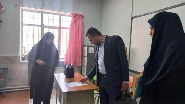بازدید سرپرست اداره آموزش و پرورش استثنایی استان از روند برگزاری امتحانات نوبت دوم