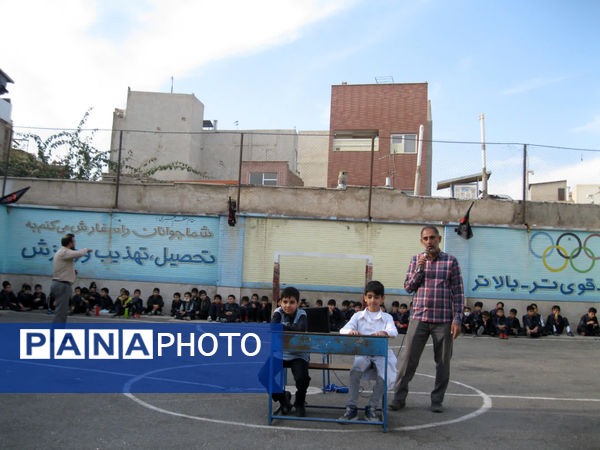 اجرای مانور زلزله در دبستان سمیه قم