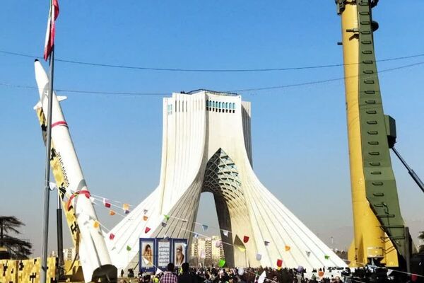 فرزندان ایران از مدارس شهریار تا راهپیمایی