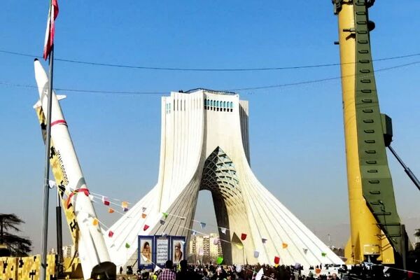 فرزندان ایران از مدارس شهریار تا راهپیمایی